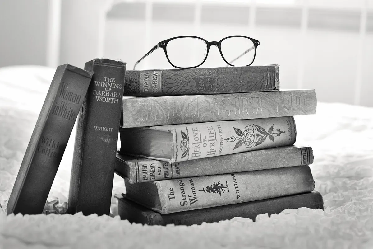 Review: Five Fantasy Mystery Novels That Get Worldbuilding Right